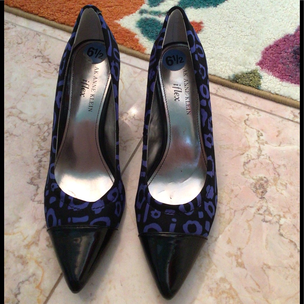 ANNE KLEIN DRESSY HEELS